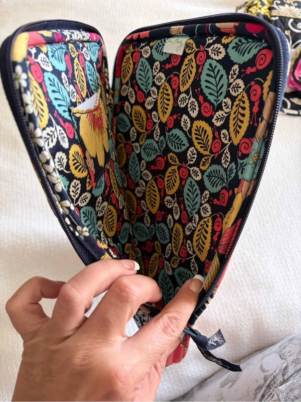 Vera Bradley Floral Quilted Travel Organizer - Black Multi